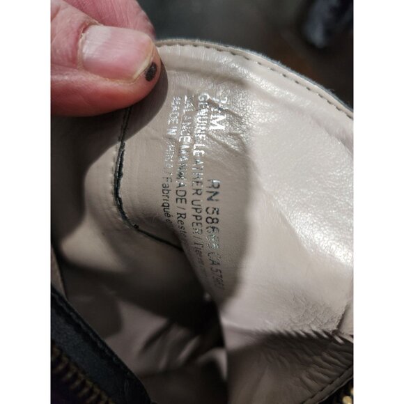 Hinge Tracer Black Suede Wedge Booties/Sz. 7.5M - Picture 8 of 8